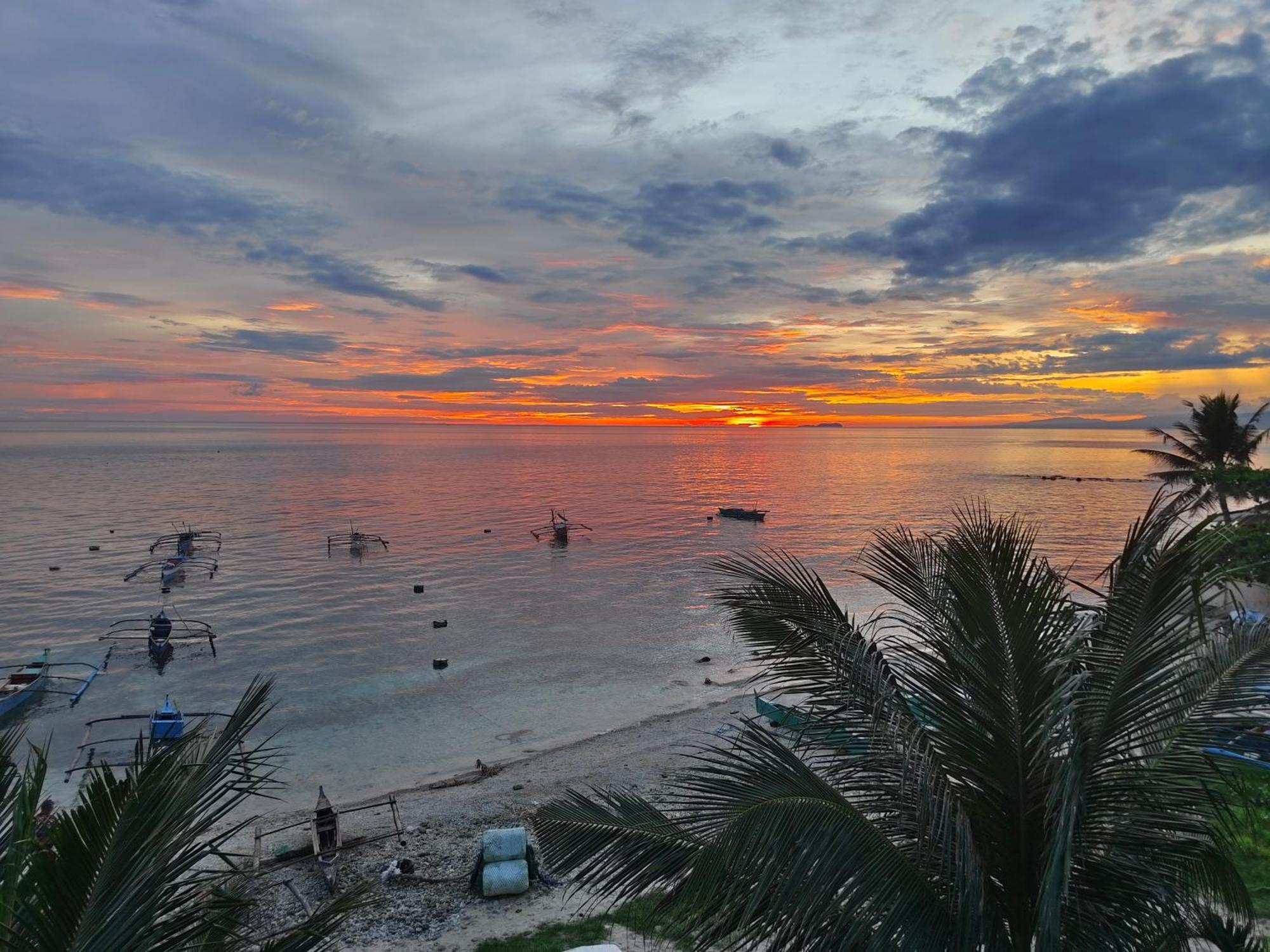 Kobe'S Beachfront Haven Siquijor Habitación foto